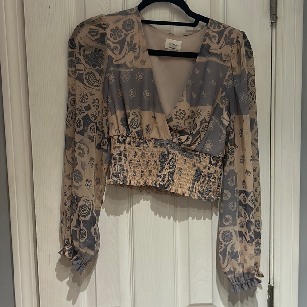 Aritizia Wilfred shirt. Size small